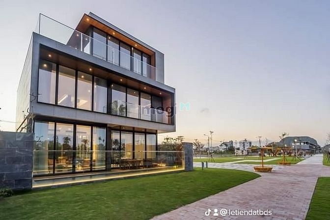 Hình ảnh 𝐑𝐄𝐆𝐀𝐋 𝐎𝐍𝐄 𝐑𝐈𝐕𝐄𝐑 - VILLA đáng sống nhất miền trung.