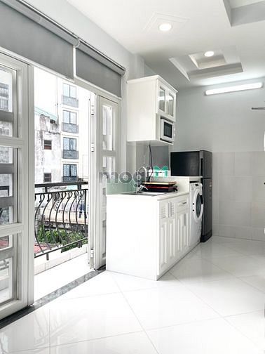 Hình ảnh CHDV ban công lớn ngay trung tâm của q1