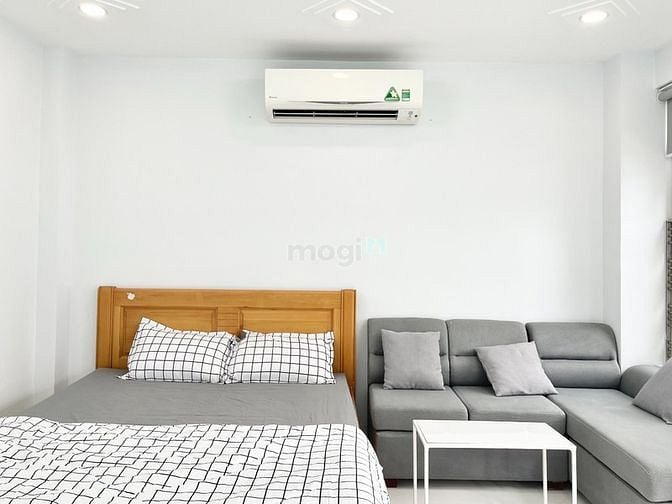 Hình ảnh CHDV ban công lớn ngay trung tâm của q1