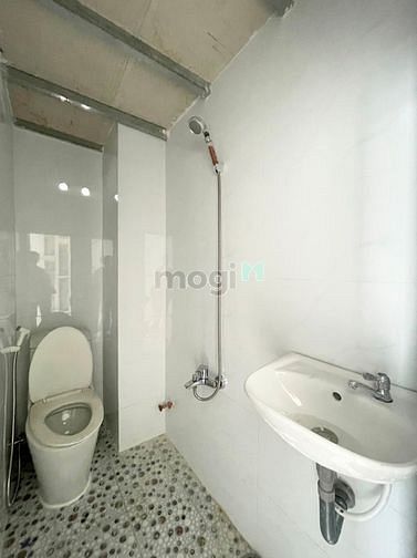 Hình ảnh Duplex mới xây, an ninh, giờ giấc tự do