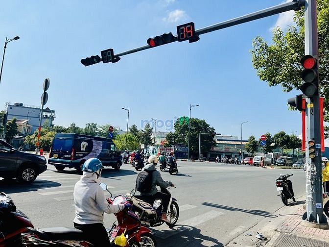 Hình ảnh Bán nhà mặt tiền đườn Phạm Văn Đồng Thủ Đức
