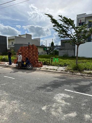 Hình ảnh Bán Đất Mặt Tiền Đường 12m, Ngay Chợ Củ Chi, DT 80m2 / 1,6 tỷ , SHR .