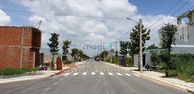 Hình ảnh Bán Đất Mặt Tiền Đường 12m, Ngay Chợ Củ Chi, DT 80m2 / 1,6 tỷ , SHR .