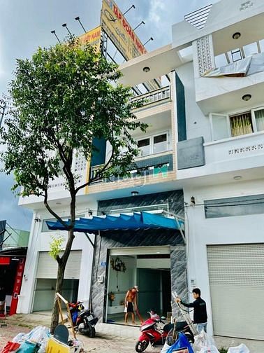 Hình ảnh Cho thuê căn nhà mặt tiền mới, đẹp đường Hà Huy Giáp, Quận 12
