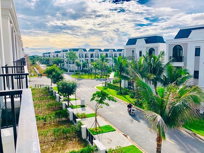 Hình ảnh Nhà Phố Ven Sông Cách Siêu Thị AEON 300m
