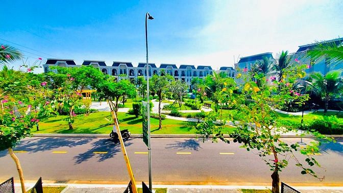 Hình ảnh Nhà Phố Ven Sông Cách Siêu Thị AEON 300m