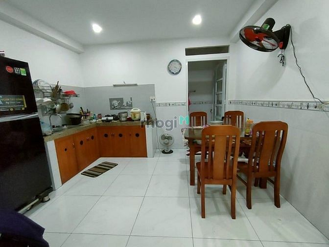 Hình ảnh 48m2- 3 tầng- Nhỉnh 4 Tỷ - TKTQ - Bình Tân