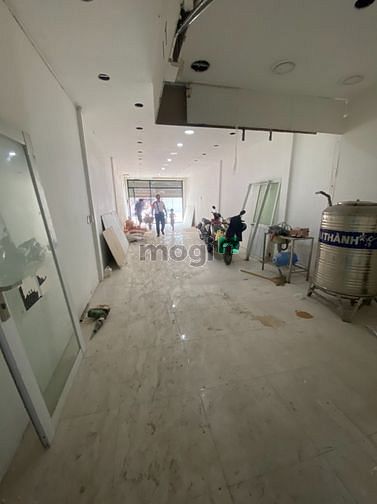 Hình ảnh Cho thuê nhà mặt tiền CMT8, Quận 3