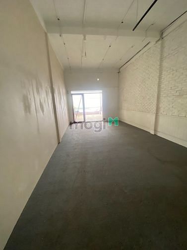 Hình ảnh Cho thuê nhà mặt tiền CMT8, Quận 3