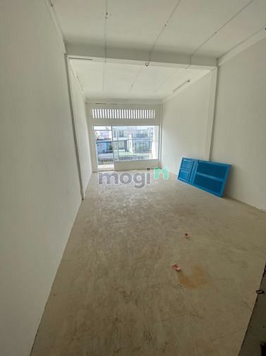Hình ảnh Cho thuê nhà mặt tiền CMT8, Quận 3