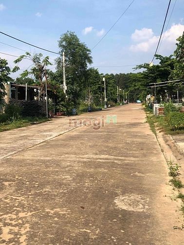 Hình ảnh Gia đình cần bán lại lô đất 100m2(5x20m) ở ngay KCN Mỹ Phước 3, SHR, d