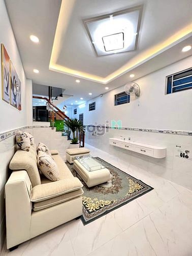 Hình ảnh Xe Hơi Đỗ Cửa - 3 Tầng - Đ. Hoàng Hoa Thám