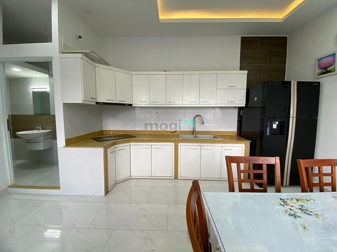 Hình ảnh Bán nhà đường 3 Tháng 2, P14, Q10, 5x27m, Hầm, 5 Lầu, Thang máy.