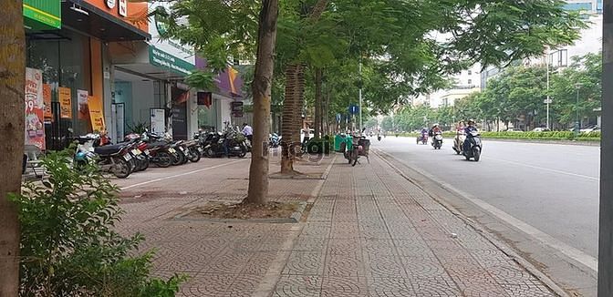 Hình ảnh Chỉ hơn 30 tỷ có tòa nhà 8 tầng 169m2 phố Nguyễn Văn Cừ, Long Biên