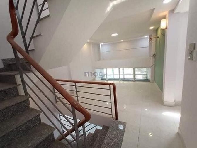 Hình ảnh Sát mặt tiền Trần Bình Trọng, Phường 2, Quận 5