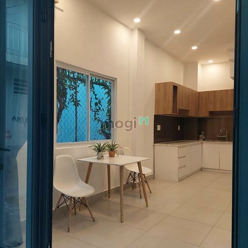 Hình ảnh Vòng xoay Lăng Cha Cả, 28m2, 4 tầng,  hẻm Ô tô, nhà mới keng