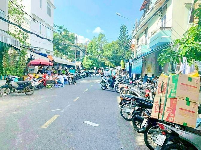 Hình ảnh Chỉ 6.45 tỷ sở hữu Mặt tiền KDBB đông đúc Quận 7
