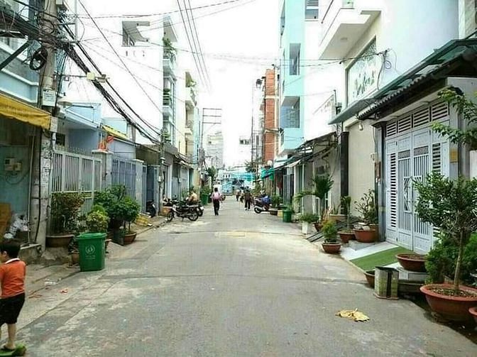 Hình ảnh Cho thuê nhà 2 lâu 1 trệt 1 san thuong mới