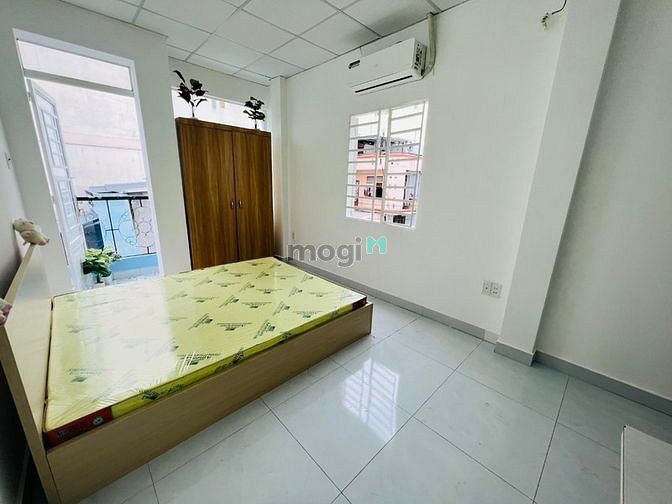 Hình ảnh CHDV ban công siêu mát full nội thất khu Phan Xích Long giáp Q1, BT
