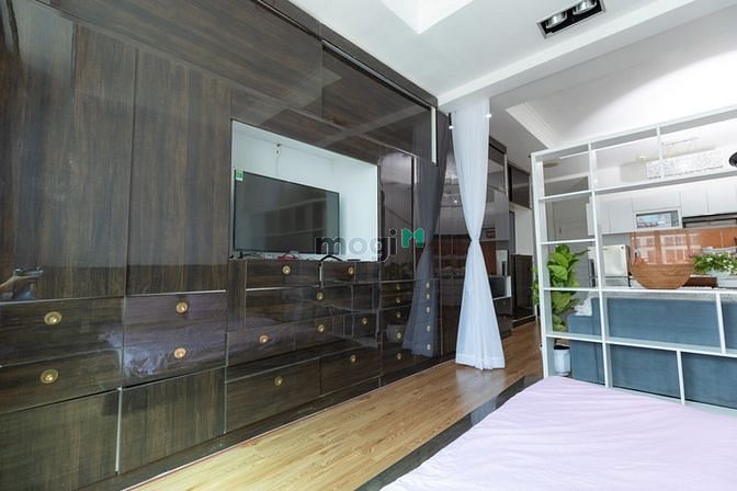 Hình ảnh CH Q1 bancon, cửa sổ lớn có thang máy full NT gần ĐH Kinh Tế TPHCM