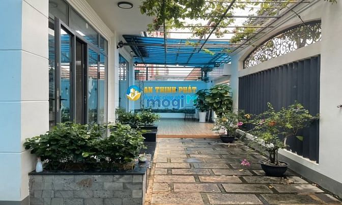 Hình ảnh Biệt thự Full nội thất thang máy đẹp Liên Phường 30 tr