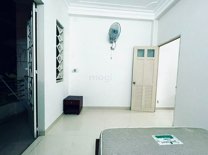 Hình ảnh CHDV tại Đề Thám, Q1 - Có Bancol và tách bếp với phòng ngủ