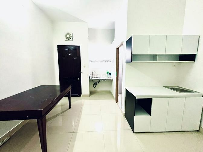 Hình ảnh CHDV tại Đề Thám, Q1 - Có Bancol và tách bếp với phòng ngủ