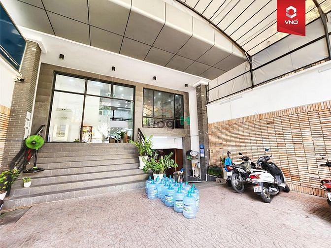 Hình ảnh Tòa Nhà 8.3x30 Hầm 5 Lầu Mặt Tiền Q.3