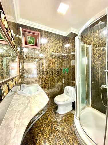 Hình ảnh CHDV Cách Mạng Tháng 8, Quận 1 có bancol.