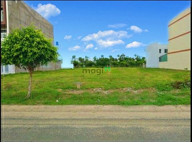 Hình ảnh Kẹt vốn làm ăn bán gấp lô đất thổ cư quốc lộ 13 1750m2 đã có 700m thổ