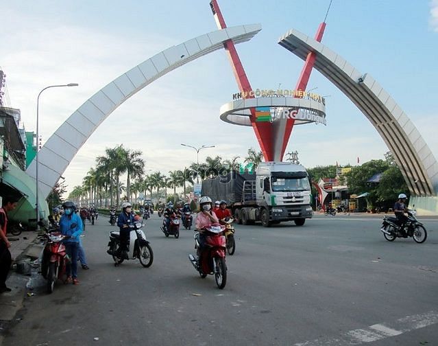 Hình ảnh Kẹt vốn làm ăn bán gấp lô đất thổ cư quốc lộ 13 1750m2 đã có 700m thổ