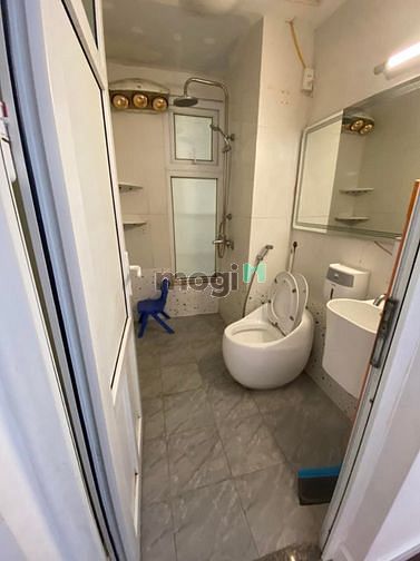Hình ảnh Cần bán gấp CHCC TĐC Hoàng Cầu giá 2.25 tỷ. DTSD 65m2