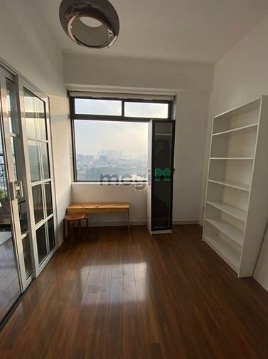 Hình ảnh Cần bán gấp CHCC TĐC Hoàng Cầu giá 2.25 tỷ. DTSD 65m2