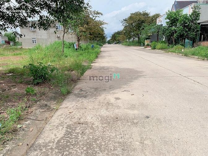 Hình ảnh GĐ cần bán lại lô đất 125m2(5x25m) giá rẻ hơn thi trường, SHR, gần chợ