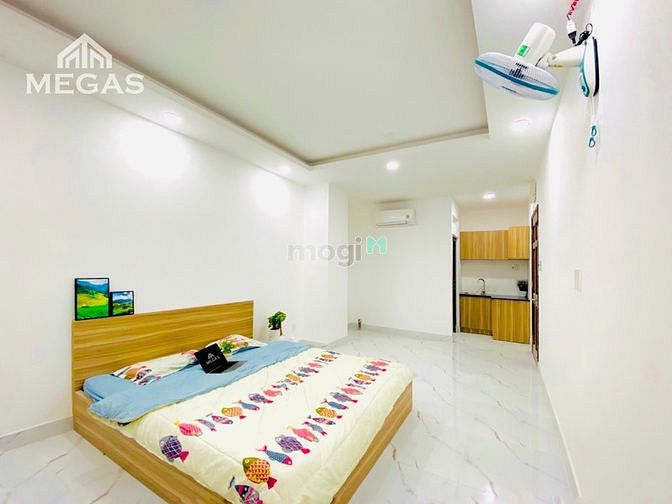 Hình ảnh Cho thuê CHDV mới xây full nội thất ngay Sân Bay TSN, ban công siêu to