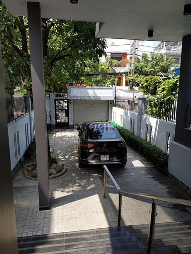 Hình ảnh Cho thuê nhà 5 tầng mặt tiền đường Lê Văn Thịnh đặt văn phòng công ty