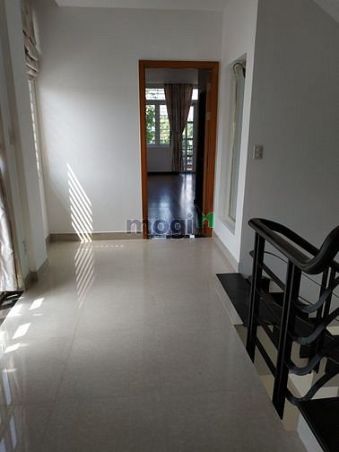 Hình ảnh Cho thuê nhà 5 tầng mặt tiền đường Lê Văn Thịnh đặt văn phòng công ty