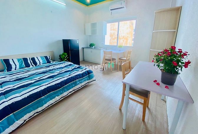 Hình ảnh Trống Sẵn Phòng Ban Công Cửa Sổ Lê Văn Duyệt