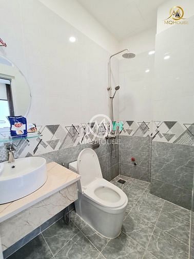 Hình ảnh Trống Sẵn Studio Nguyễn Hữu Cảnh - Cửa Sổ Lớn View Landmark