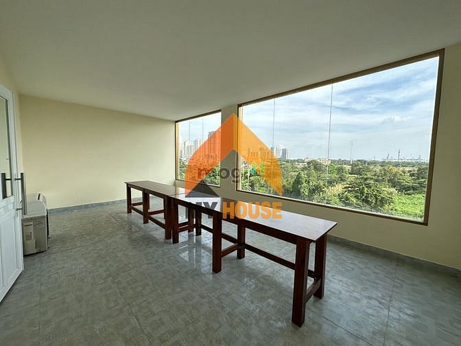 Hình ảnh Tòa VP Trần Não 7,5x20m chỉ 3500$