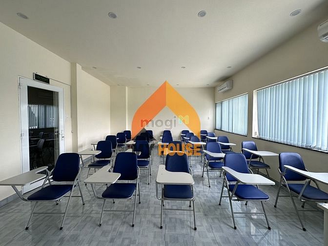 Hình ảnh Tòa VP Trần Não 7,5x20m chỉ 3500$