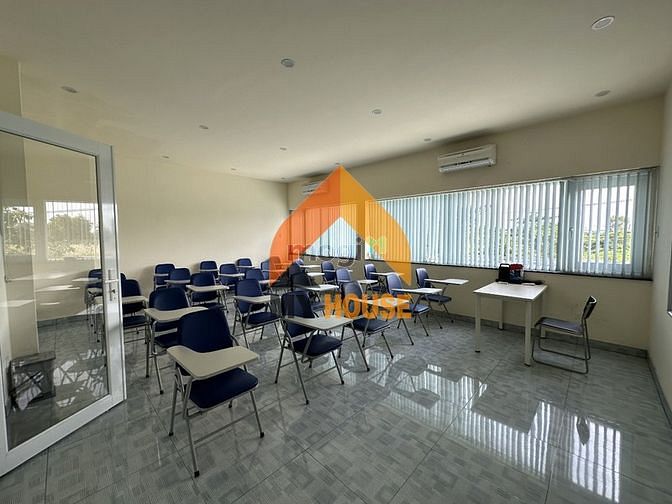 Hình ảnh Tòa VP Trần Não 7,5x20m chỉ 3500$