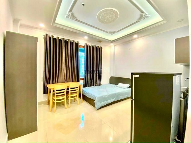 Hình ảnh Căn Hộ Q1 FullNT có cửa sổ lớn ngay đường Trần Quang Khải