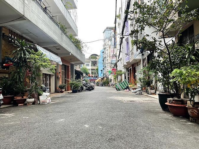 Hình ảnh Nhà Quận 7, 52m2, Huỳnh Tấn Phát, Giá chỉ 4.9 Tỷ