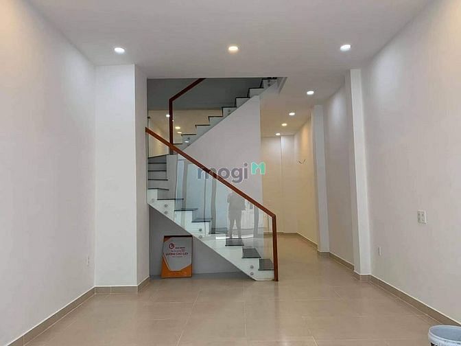 Hình ảnh Bán gấp nhà Q3,CMT8,38m2, 5Tầng. Chỉ 5tyr9.