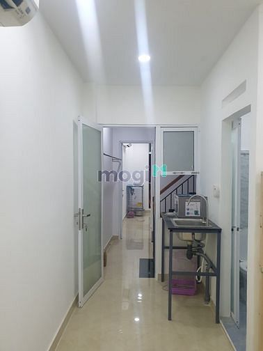 Hình ảnh Bán gấp nhà Q3,CMT8,38m2, 5Tầng. Chỉ 5tyr9.
