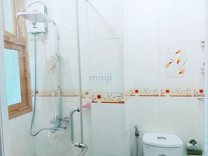 Hình ảnh Bán gấp nhà Q3,CMT8,38m2, 5Tầng. Chỉ 5tyr9.