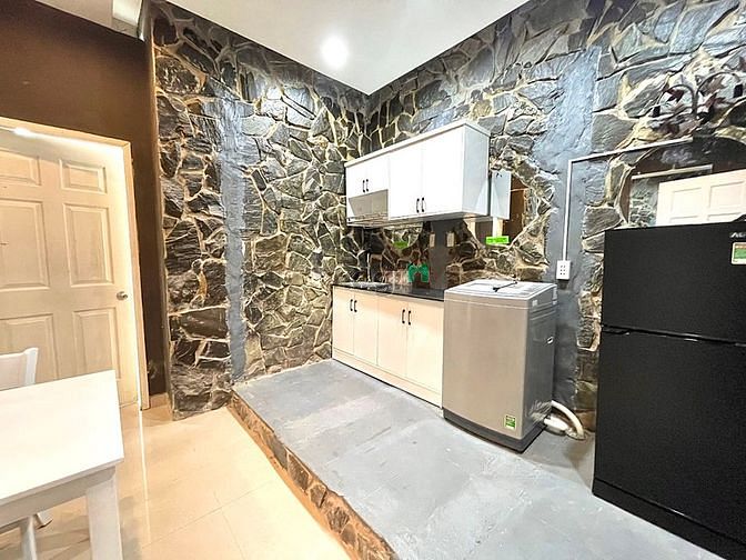 Hình ảnh CHDV mới tinh 2 Phòng Ngủ 80m2 (Full nội thất có Ban công thoáng mát )