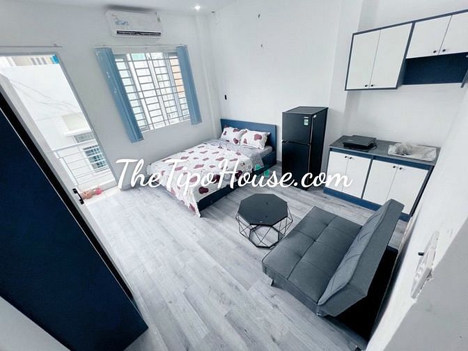 Hình ảnh Sang chdv mặt tiền Hoàng Diệu Q4 80m full phòng
