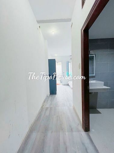 Hình ảnh Sang chdv mặt tiền Hoàng Diệu Q4 80m full phòng